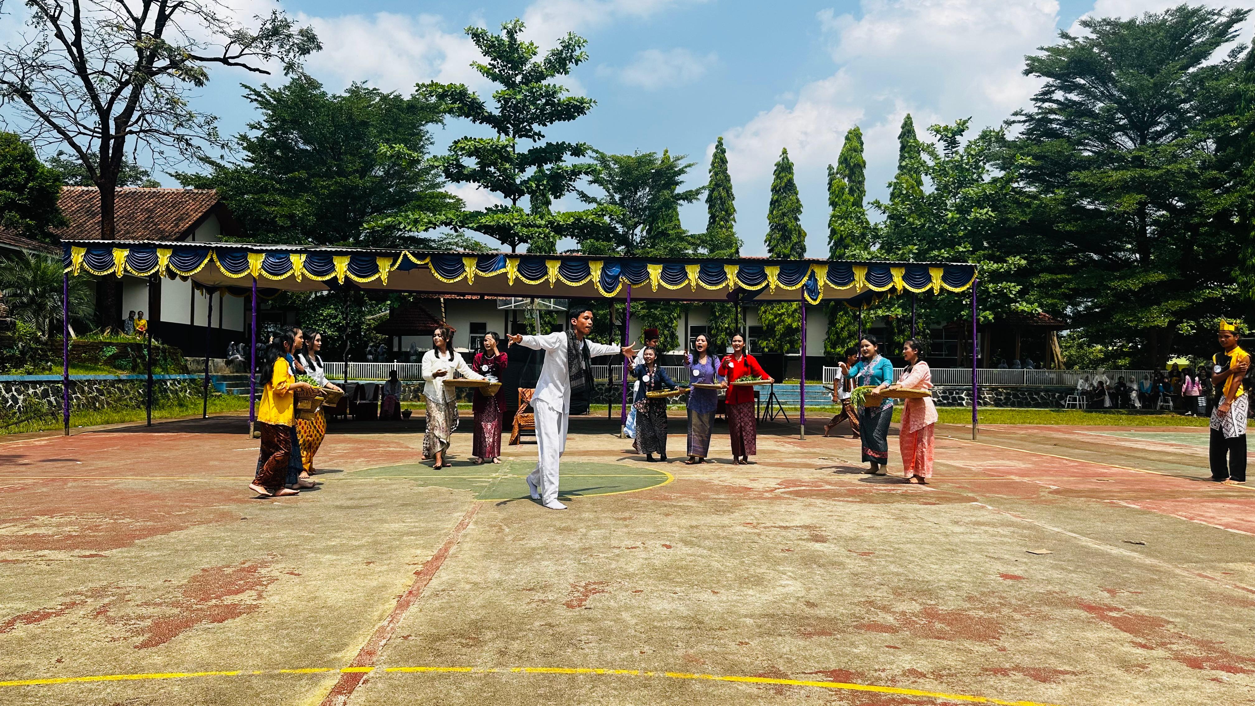 Eksplorasi Kreativitas: Siswa Kelas 10 SMKN 1 Randudongkal Unjuk Gigi dalam Pentas Drama dan Musikal