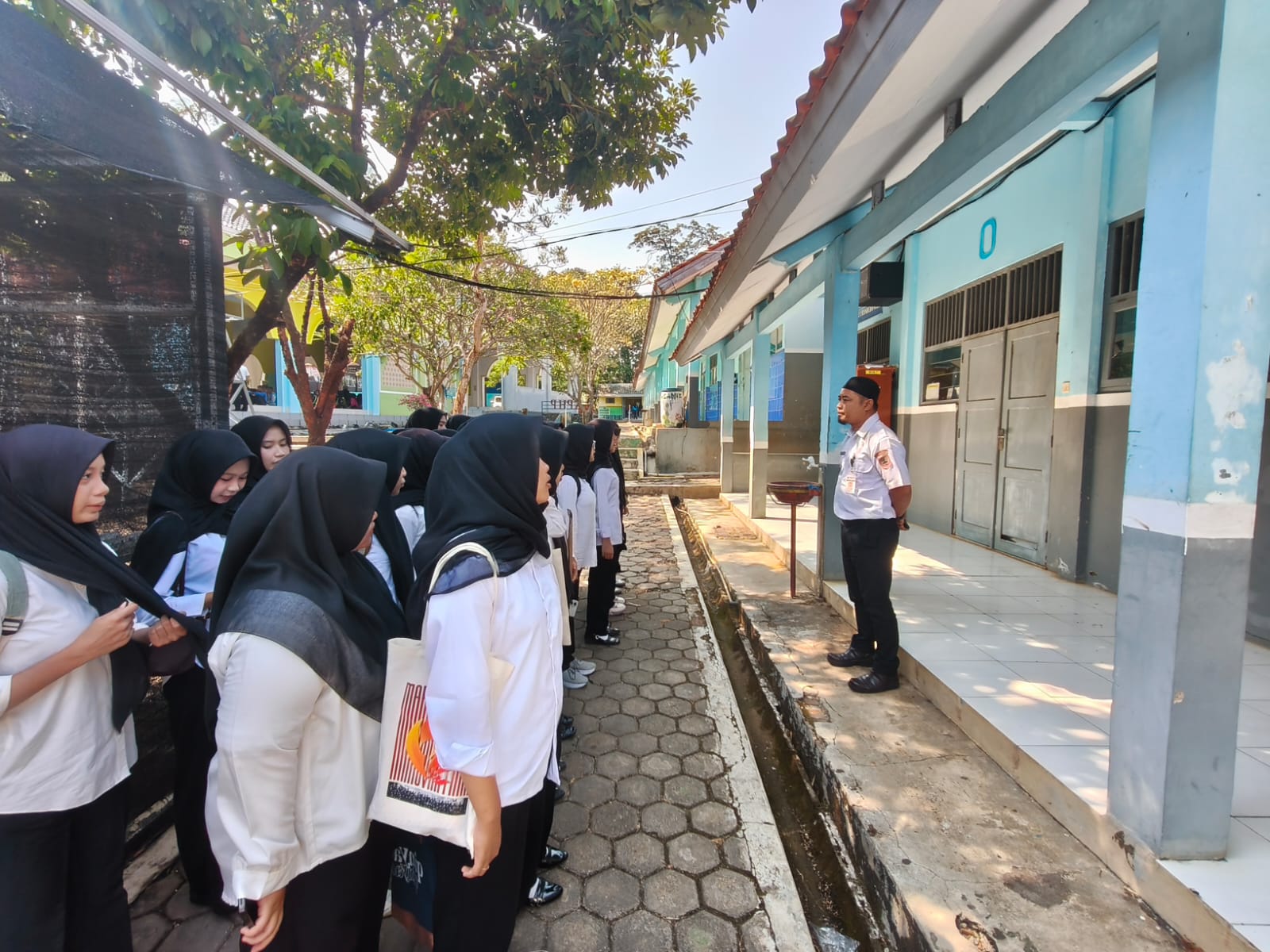 Jembatani Lulusan ke Dunia Kerja, BKK SMKN 1 Randudongkal Gelar Pembekalan dan Screening Massal Jelang Rekrutmen PT Ungaran Sari Garment
