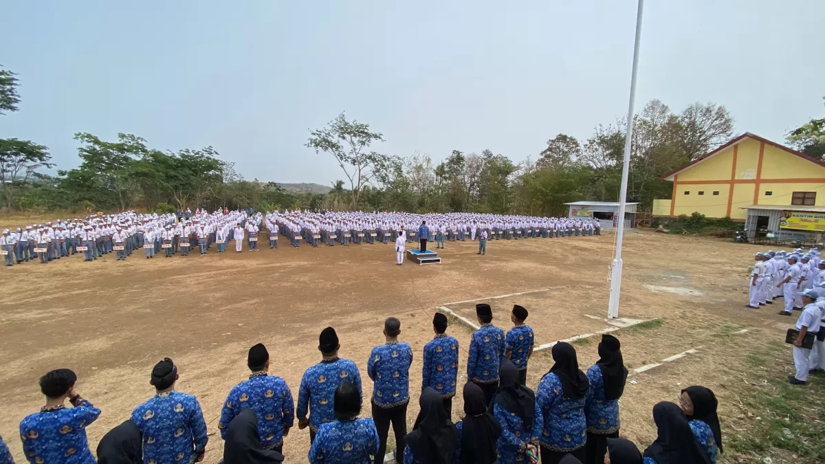 Kuatkan Karakter Patriotik dan Empati, SMKN 1 Randudongkal Gelar Upacara Peringatan Hari Sumpah Pemuda Ke-98 Tahun 2026