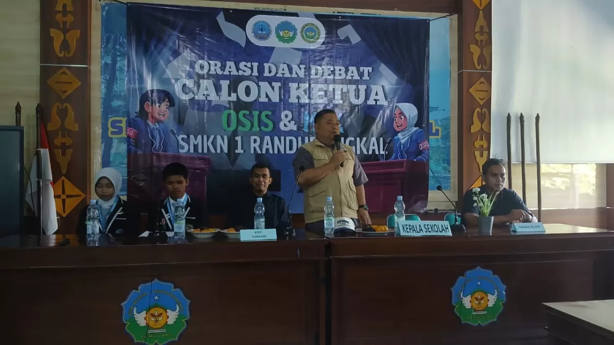Buka Debat Calon Ketua OSIS dan MPK, Kepala SMKN 1 Randudongkal Dorong Budaya Demokrasi dan Kepemimpinan Berkarakter